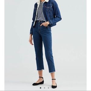 Levi’s wedgie cropped jean size 28